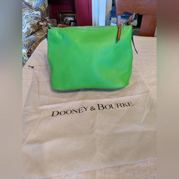 Dooney & Bourke Bright Green Shoulder Bag. Brand New - Picture 3 of 4